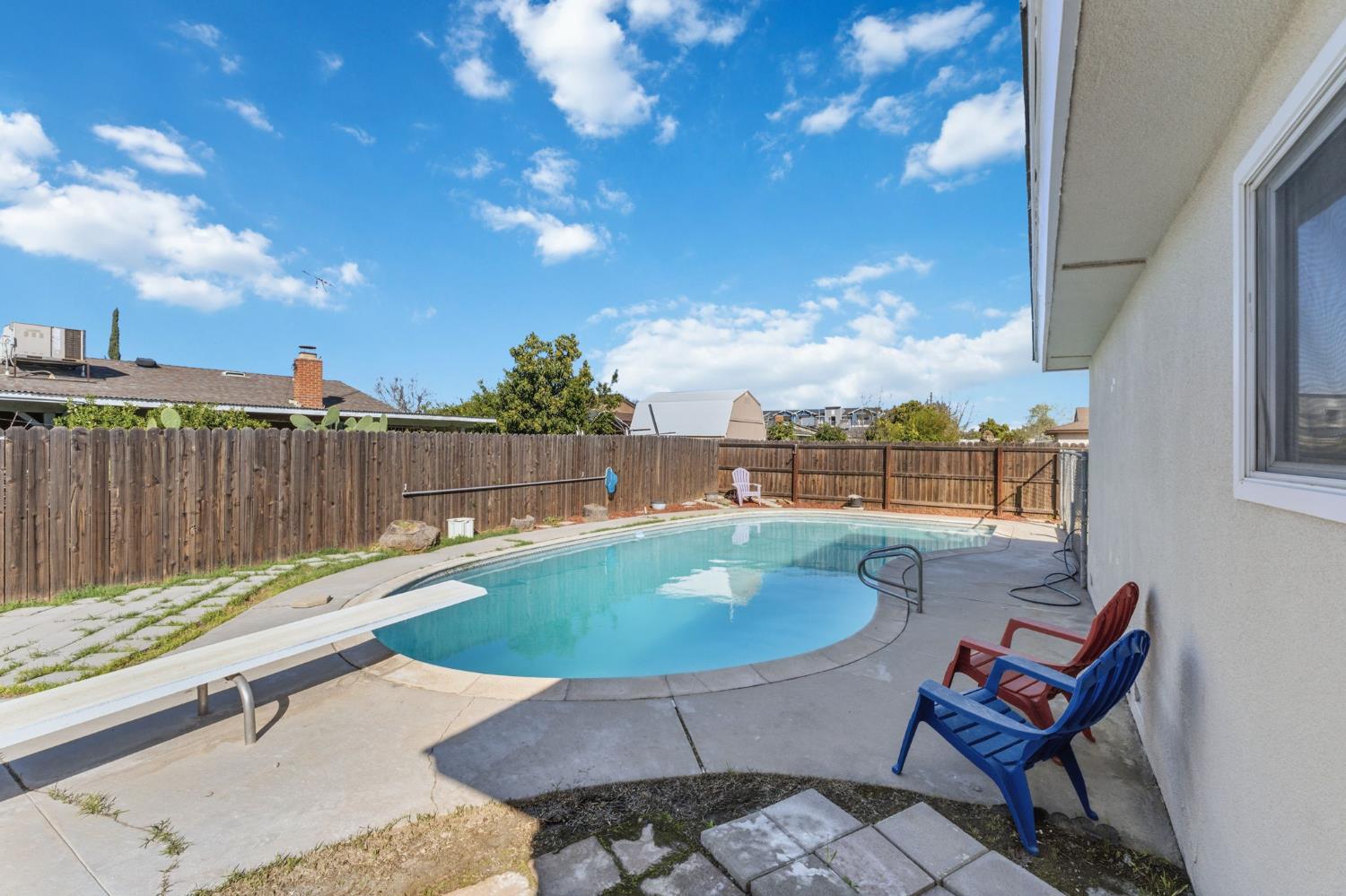 873 W Euclid Ave, Clovis, CA 93612