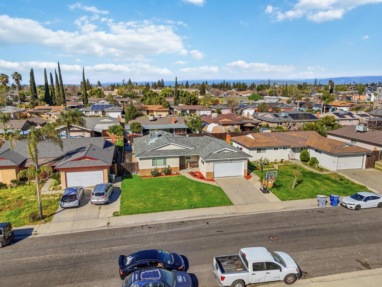 873 W Euclid Ave, Clovis, CA 93612