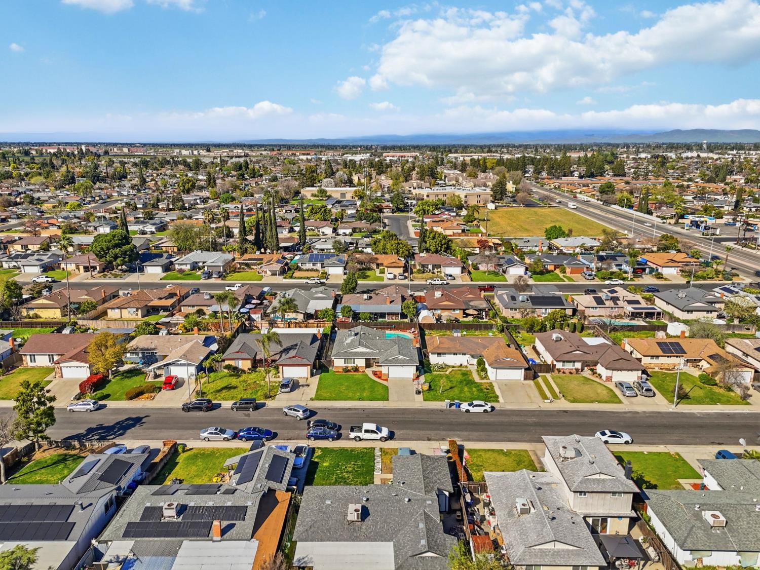 873 W Euclid Ave, Clovis, CA 93612