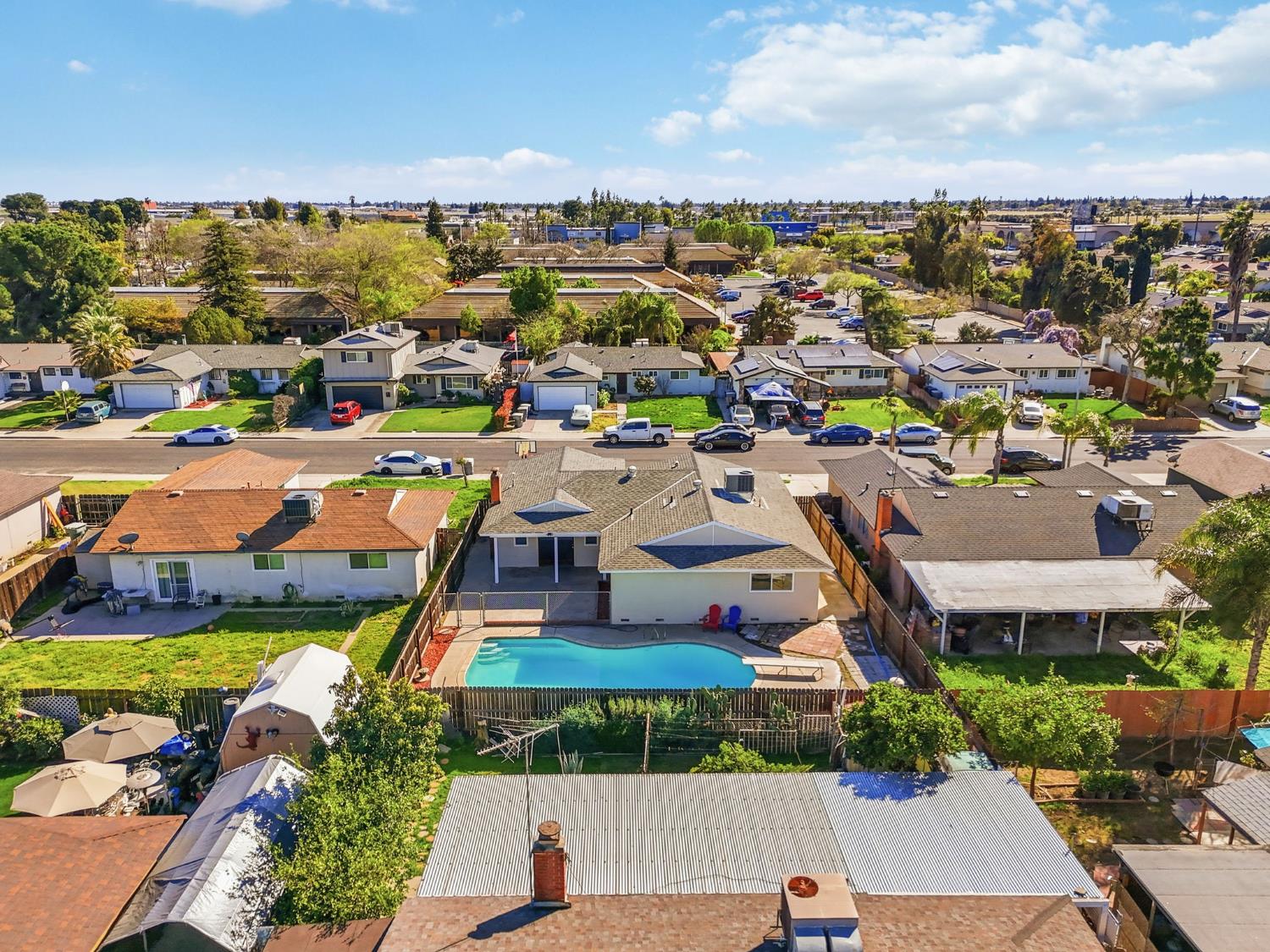 873 W Euclid Ave, Clovis, CA 93612