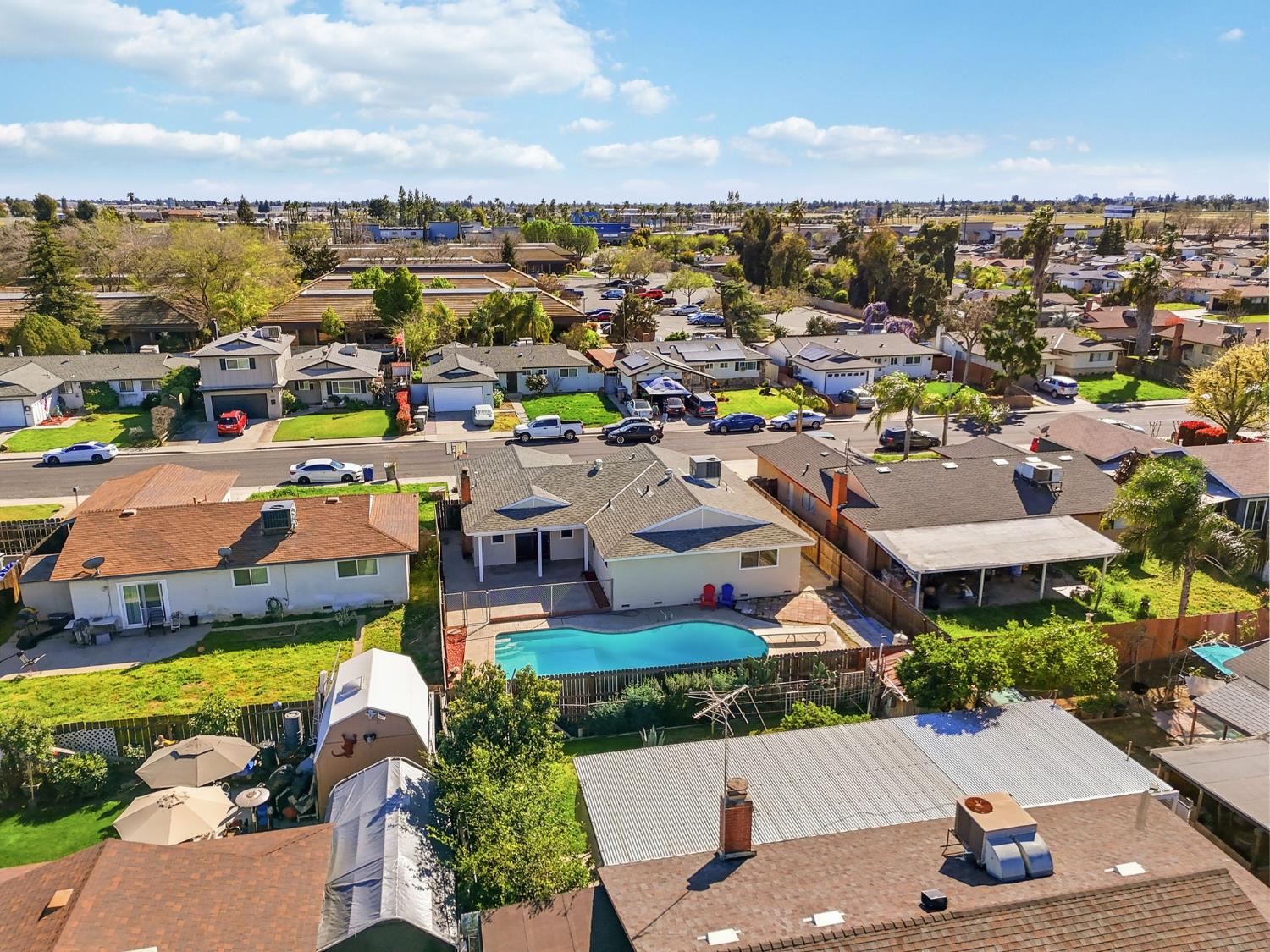 873 W Euclid Ave, Clovis, CA 93612