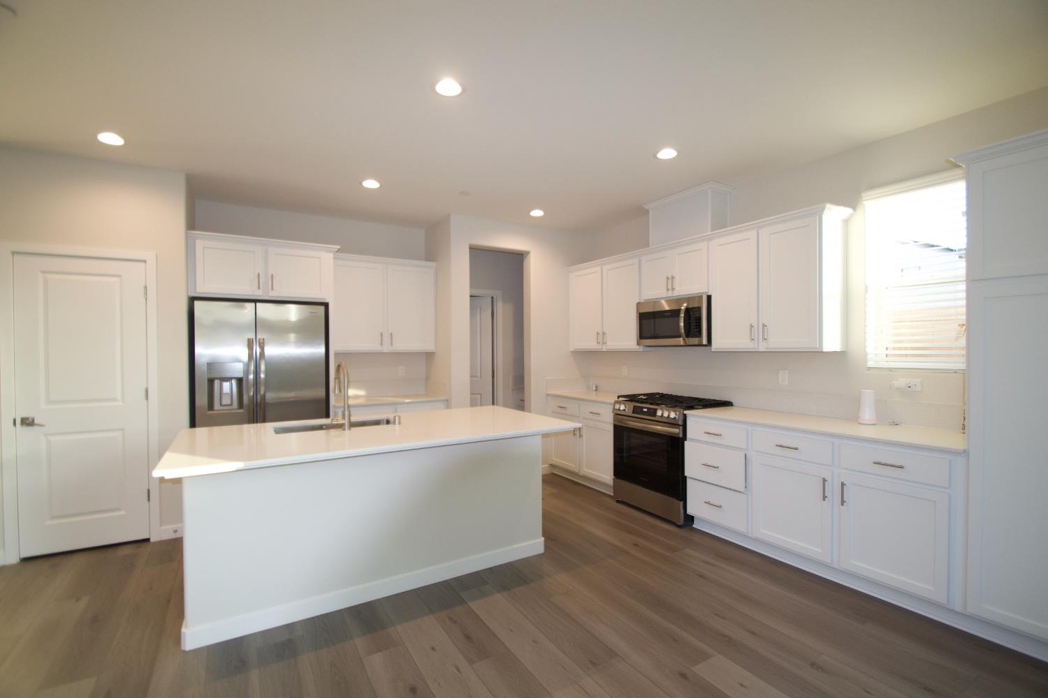 4154 Constance Rd, Madera, CA 93636