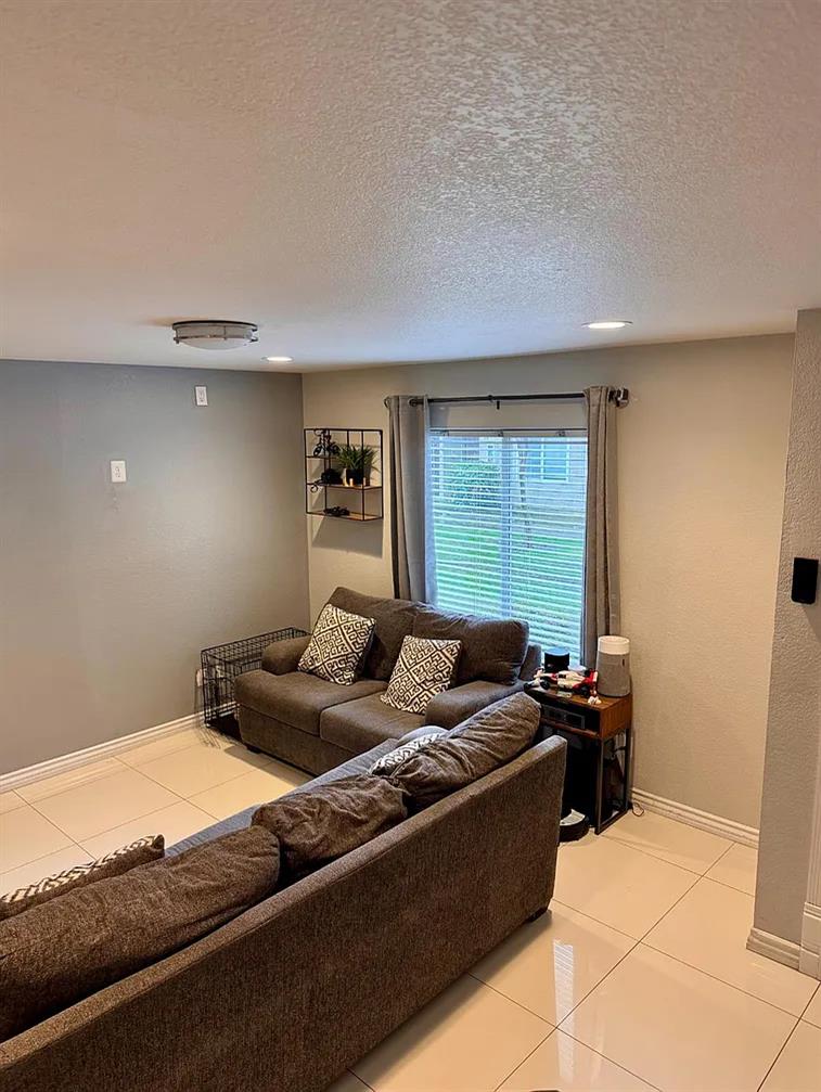 1745 N Winery #102, Fresno, CA 93703