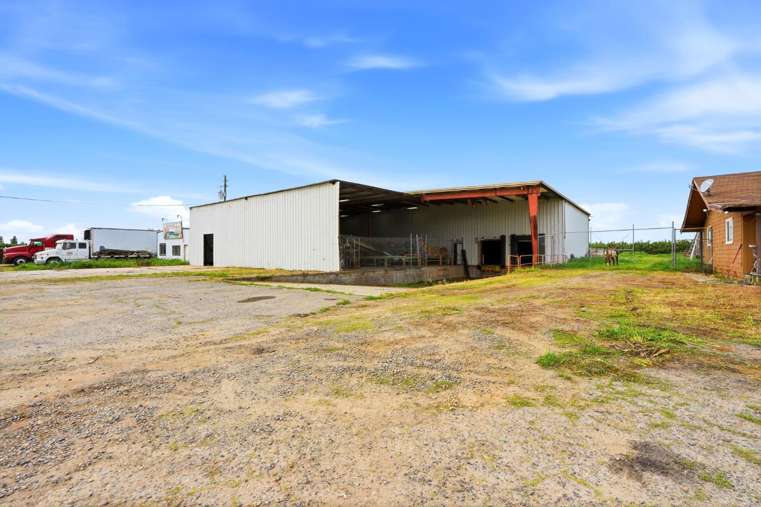 42637 Road 114, Dinuba, CA 93618