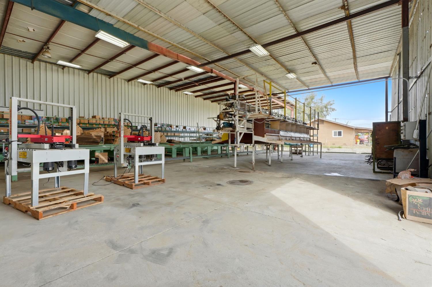 42637 Road 114, Dinuba, CA 93618