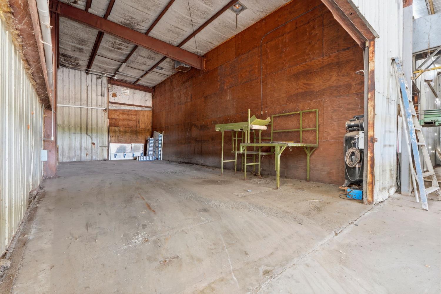 42637 Road 114, Dinuba, CA 93618