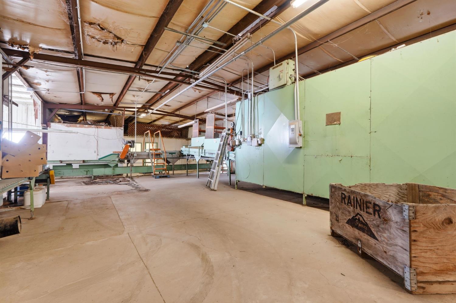 42637 Road 114, Dinuba, CA 93618