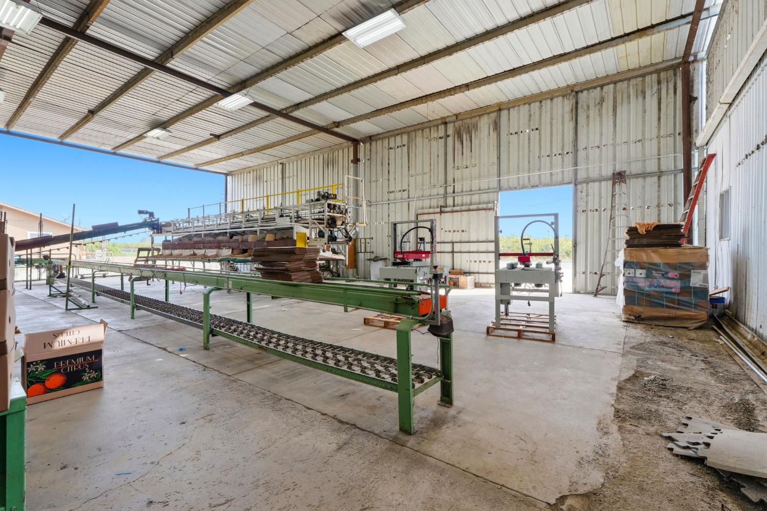 42637 Road 114, Dinuba, CA 93618