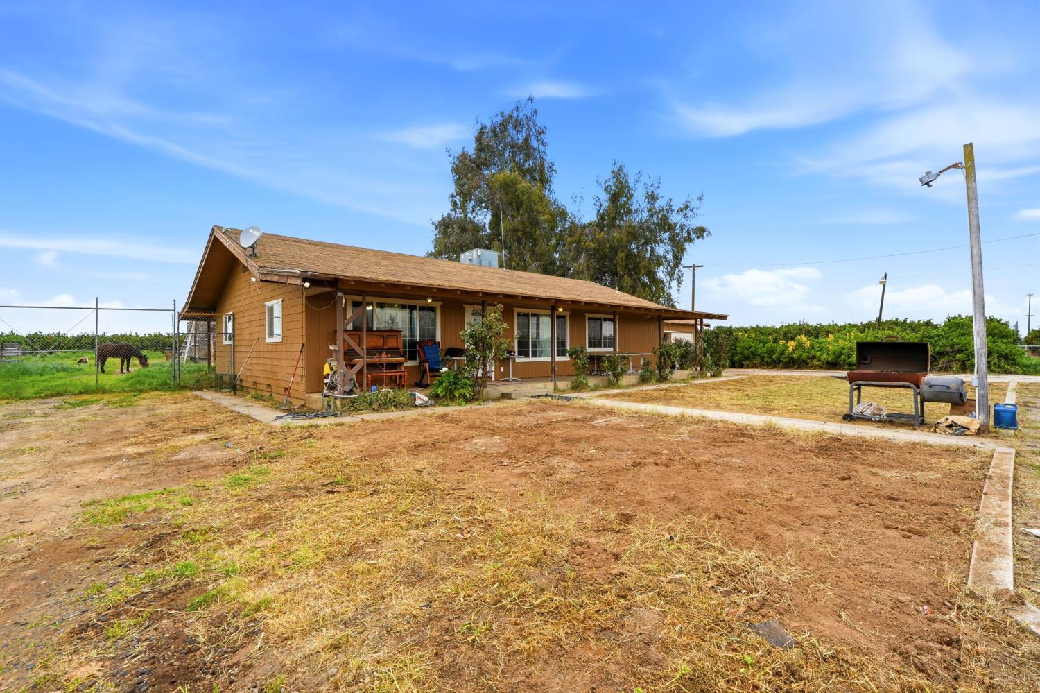 42637 Road 114, Dinuba, CA 93618