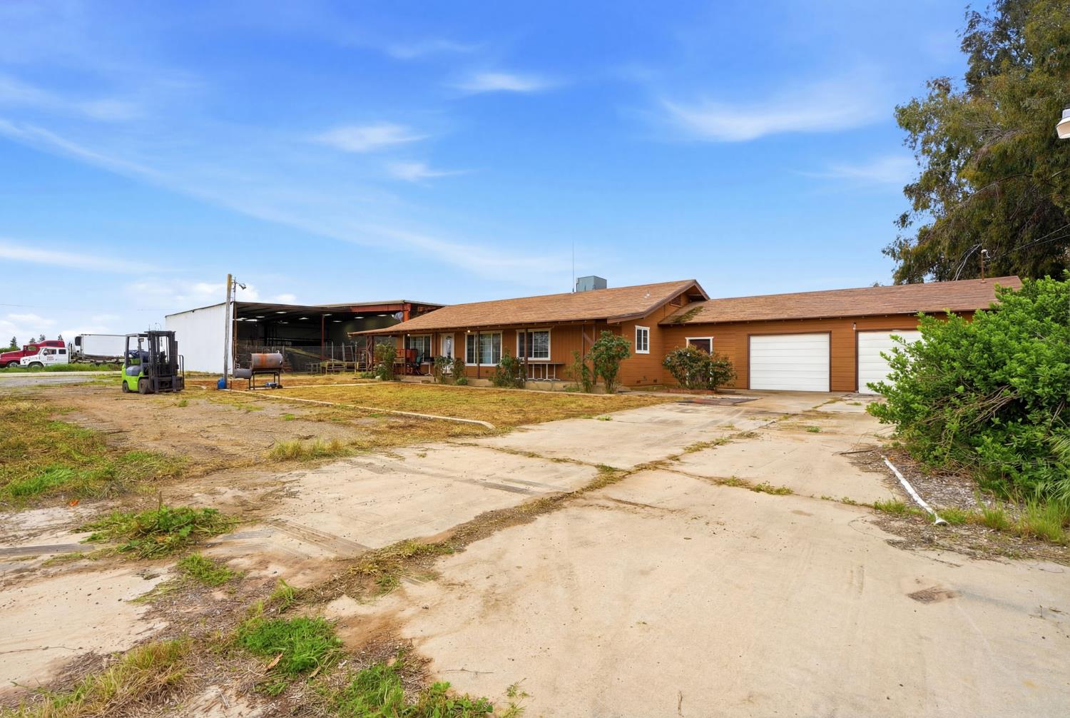 42637 Road 114, Dinuba, CA 93618