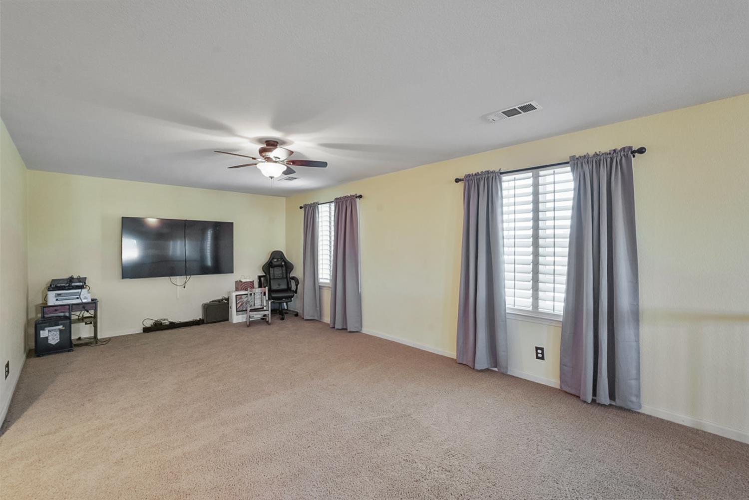 9470 Hillsborough Way, Chowchilla, CA 93610