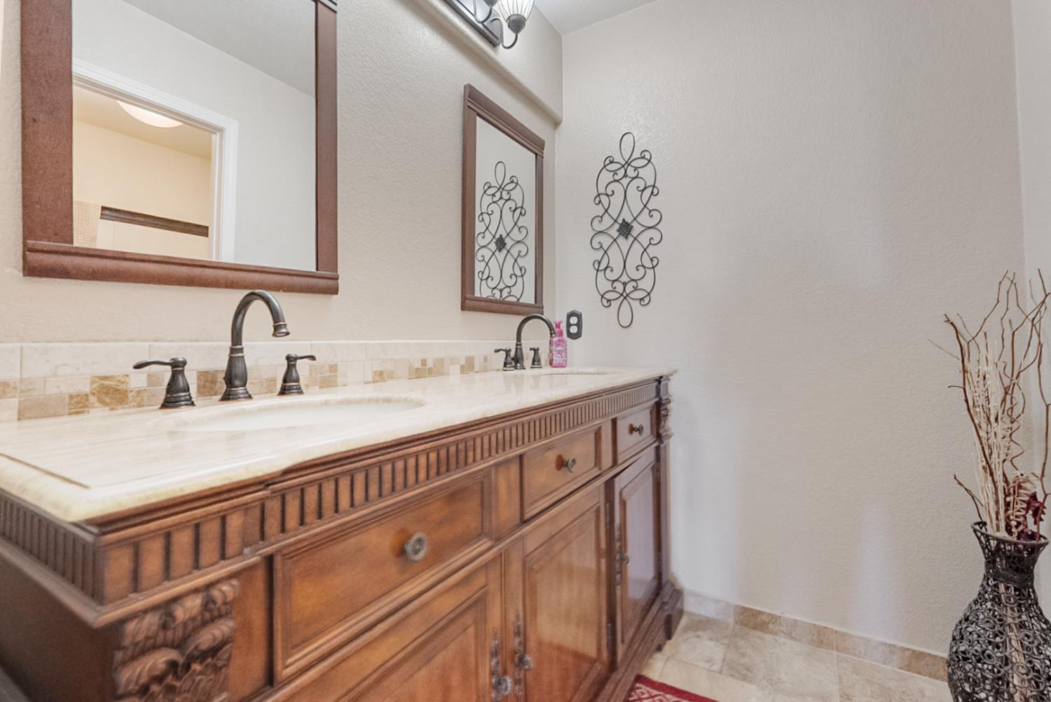 9470 Hillsborough Way, Chowchilla, CA 93610