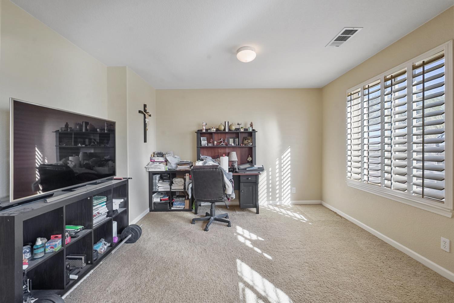 9470 Hillsborough Way, Chowchilla, CA 93610