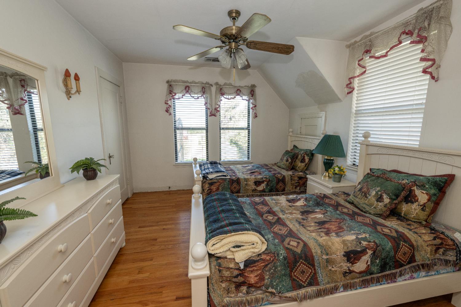 14901 S Highland Ave, Selma, CA 93662