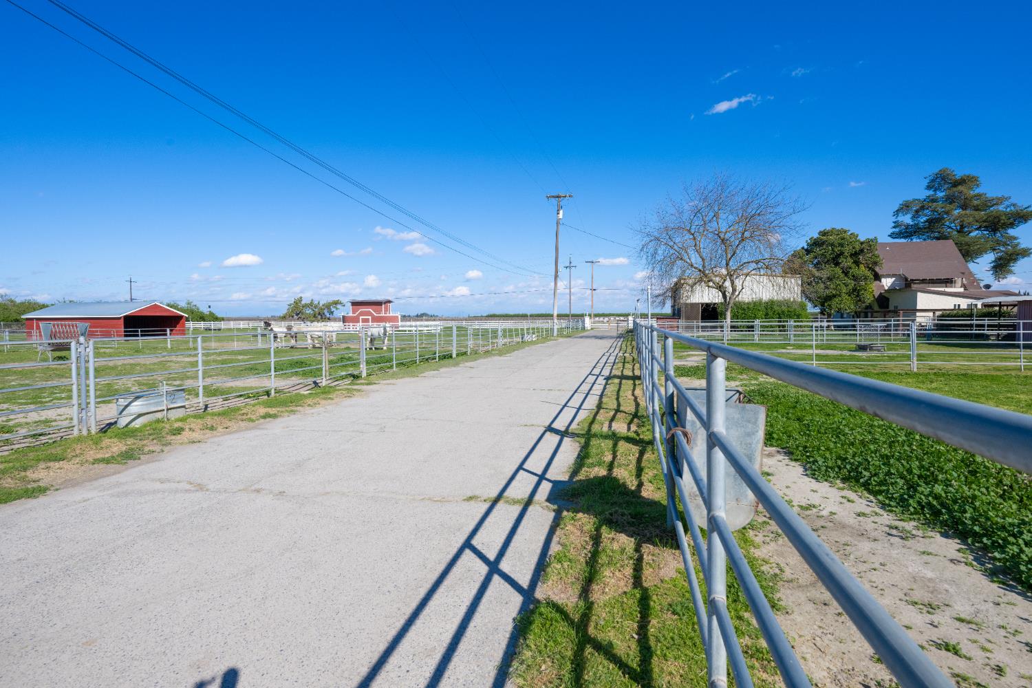 14901 S Highland Ave, Selma, CA 93662