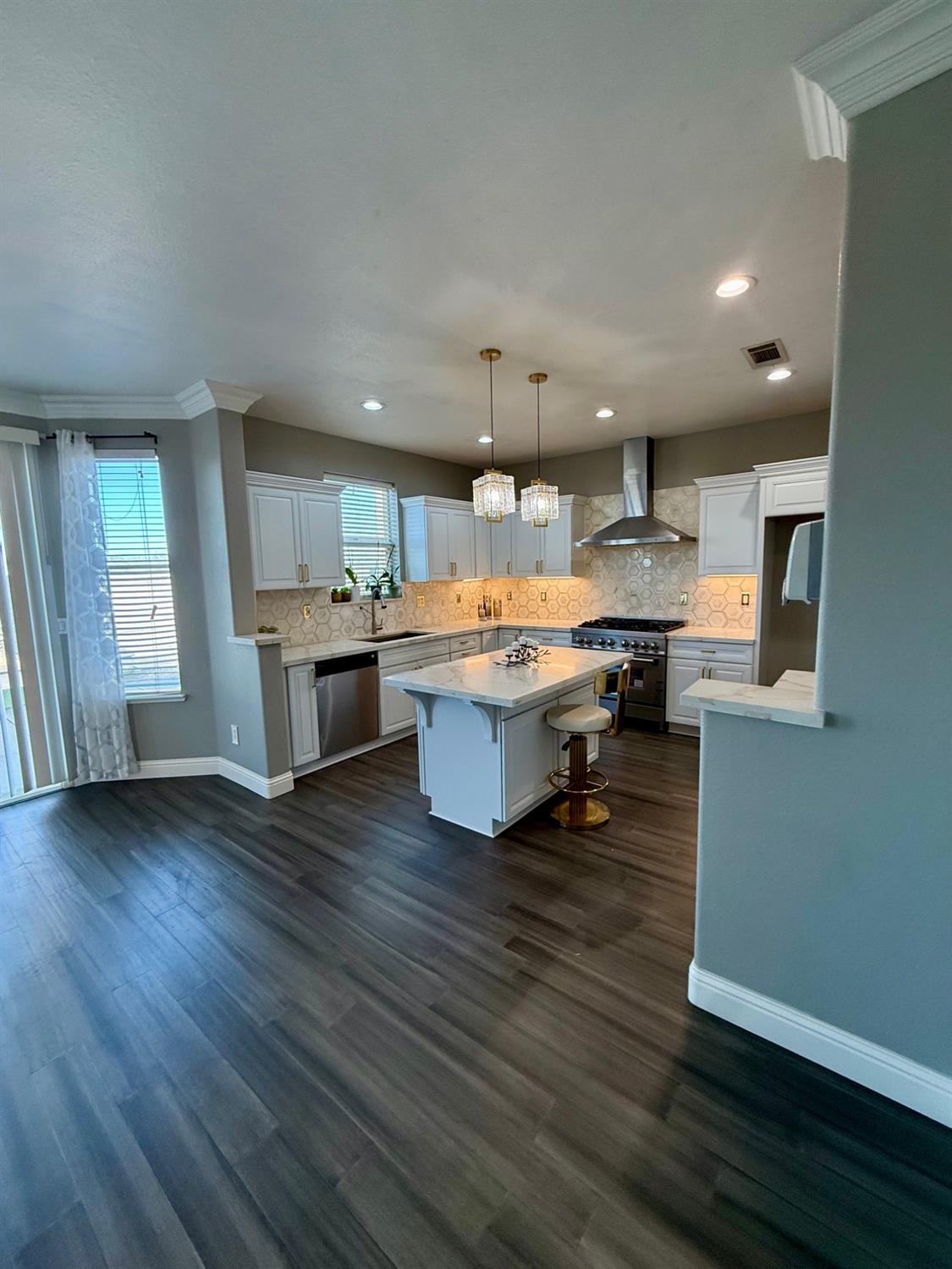 2689 Glade Ave, Madera, CA 93637