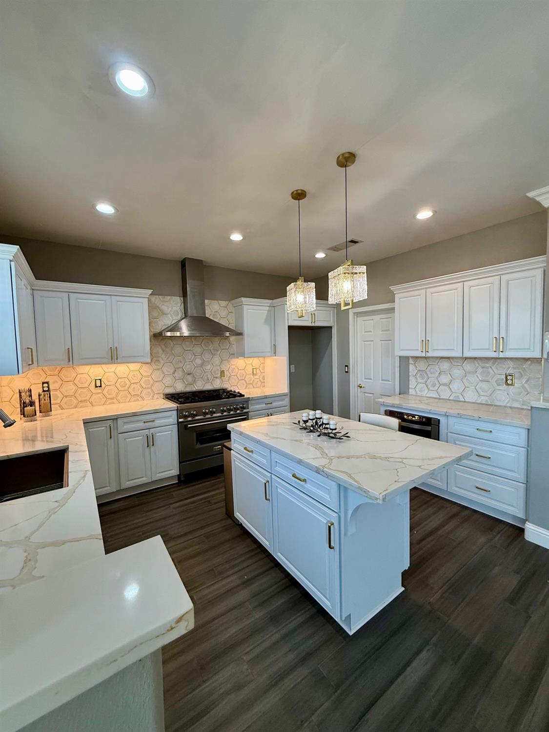 2689 Glade Ave, Madera, CA 93637