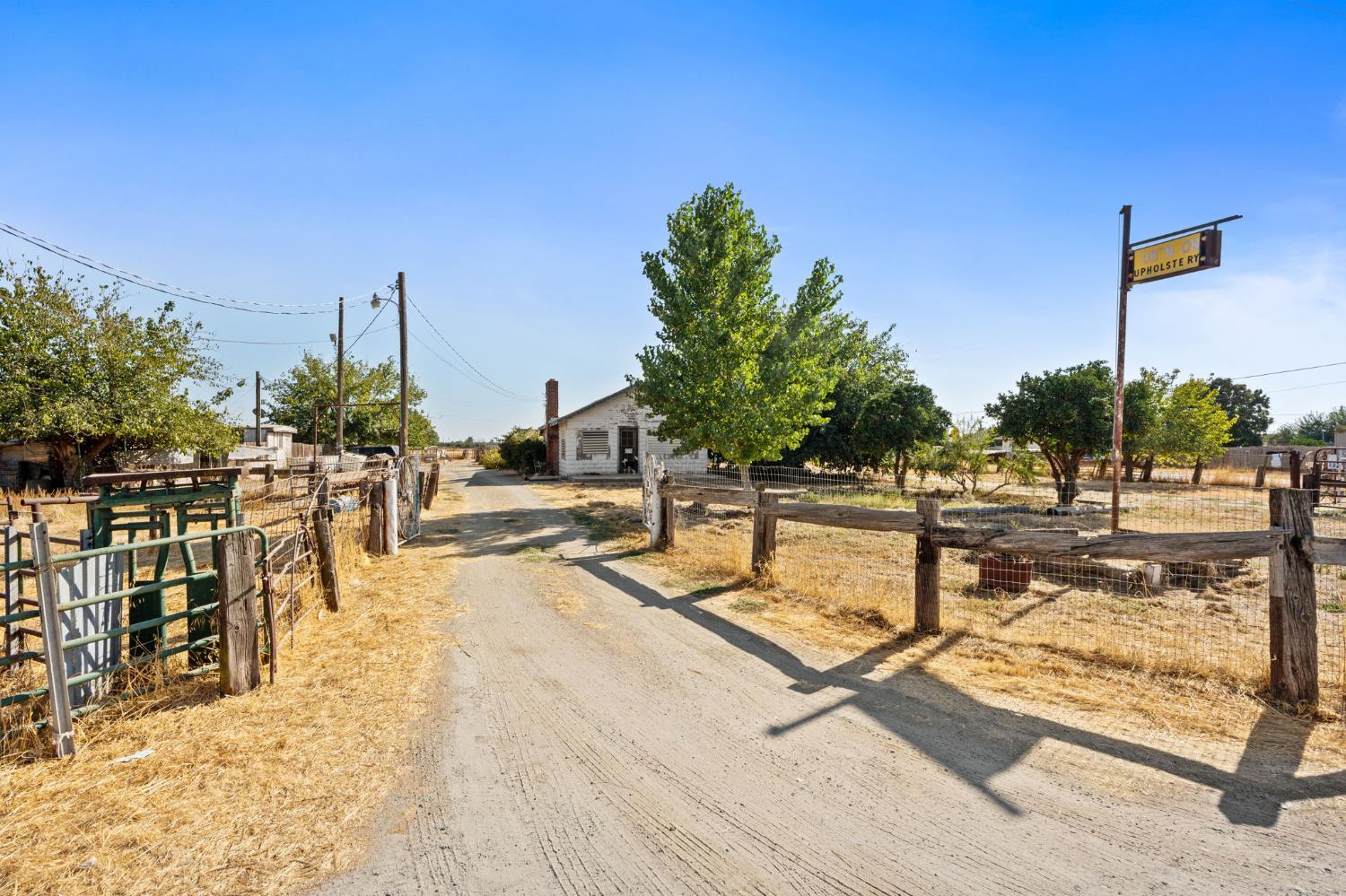 13017 Avenue 412, Orosi, CA 93647