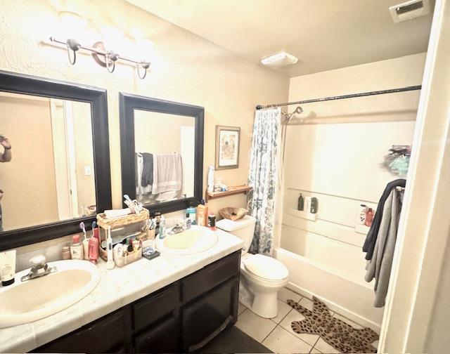 2407 Sarah Cir, Selma, CA 93662