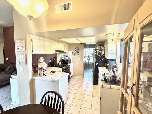 2407 Sarah Cir, Selma, CA 93662