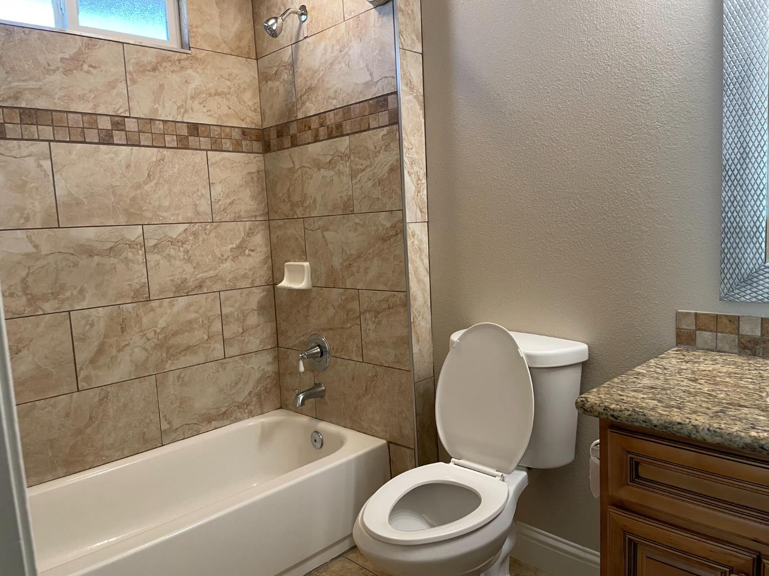 2538 N Thorne Ave, Fresno, CA 93704