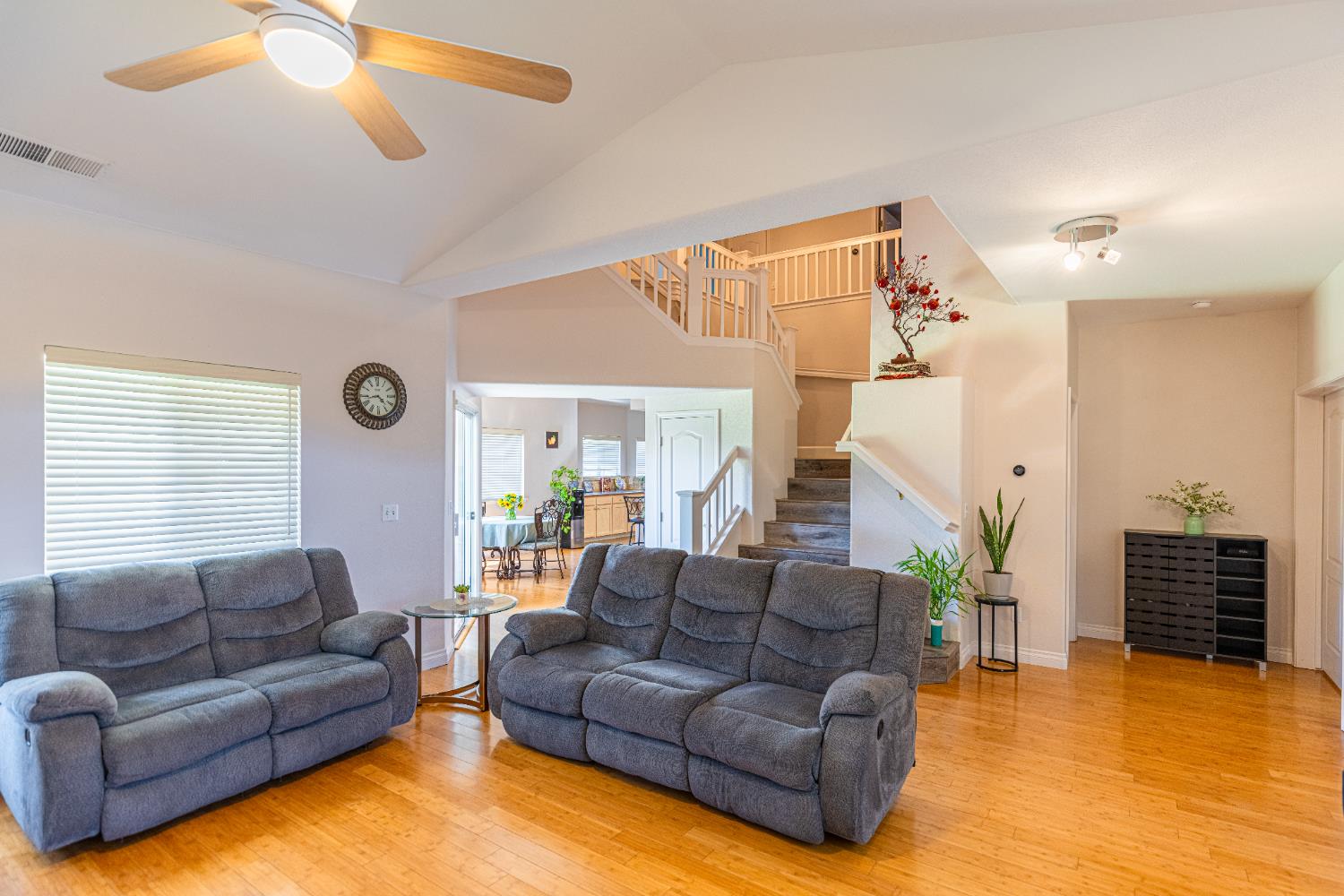 2322 E Revere Rd, Fresno, CA 93720