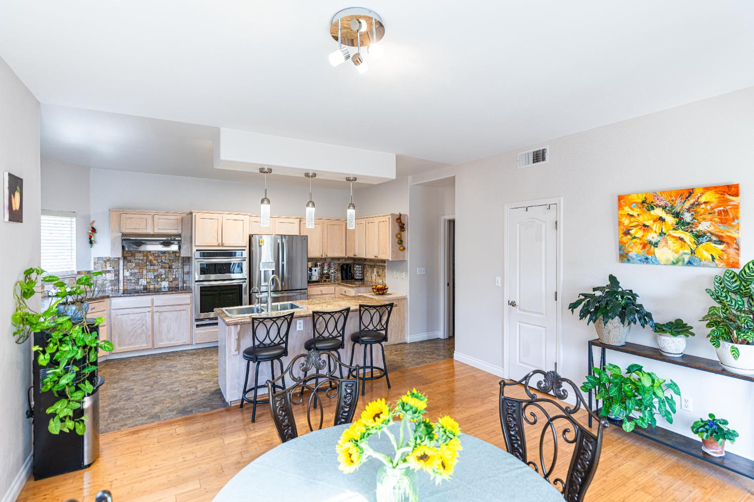 2322 E Revere Rd, Fresno, CA 93720