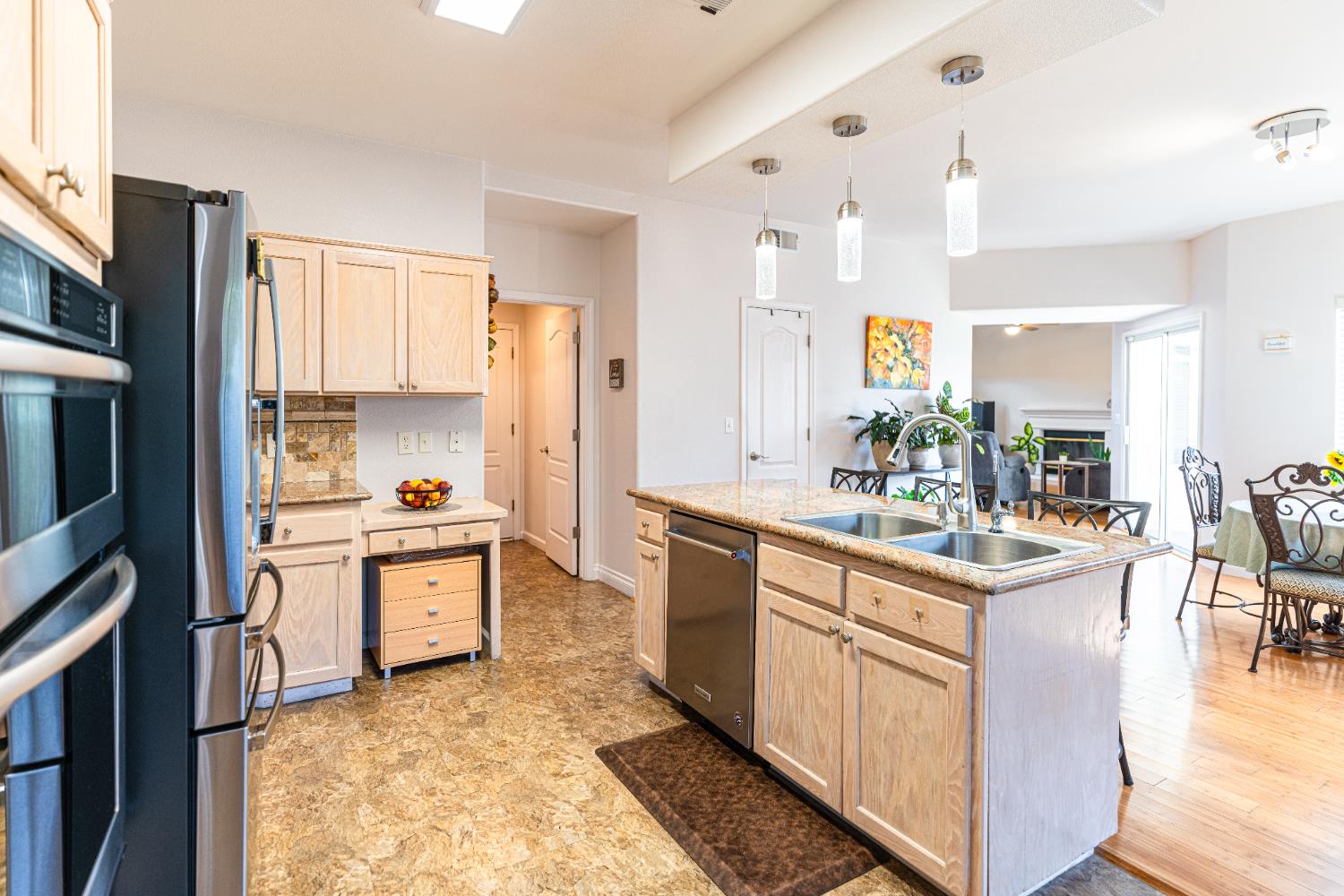 2322 E Revere Rd, Fresno, CA 93720