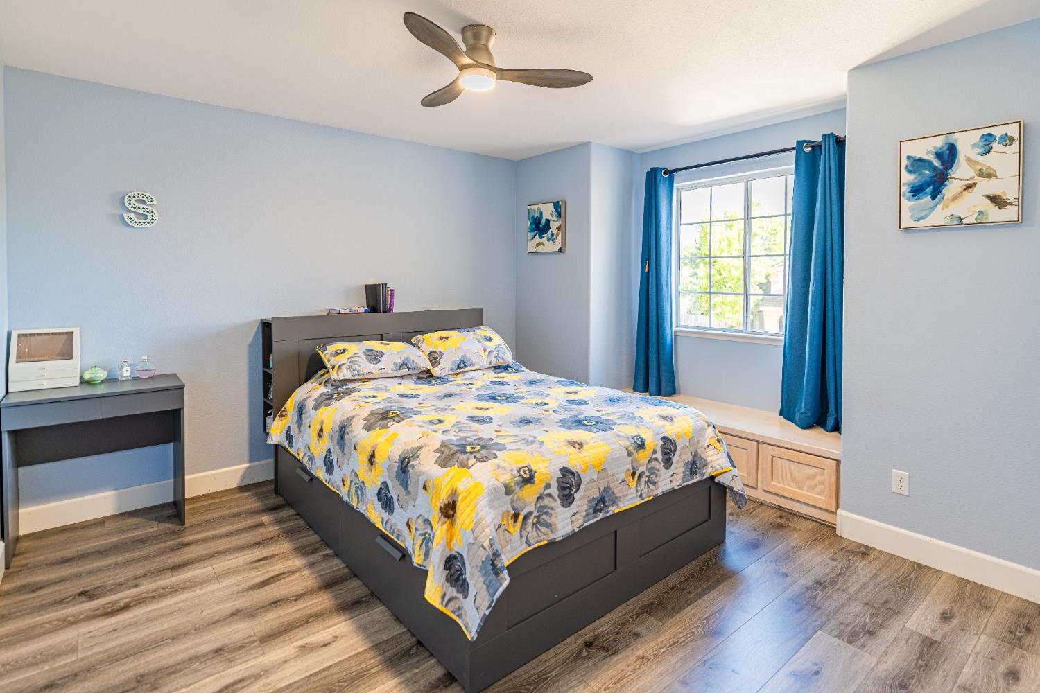 2322 E Revere Rd, Fresno, CA 93720