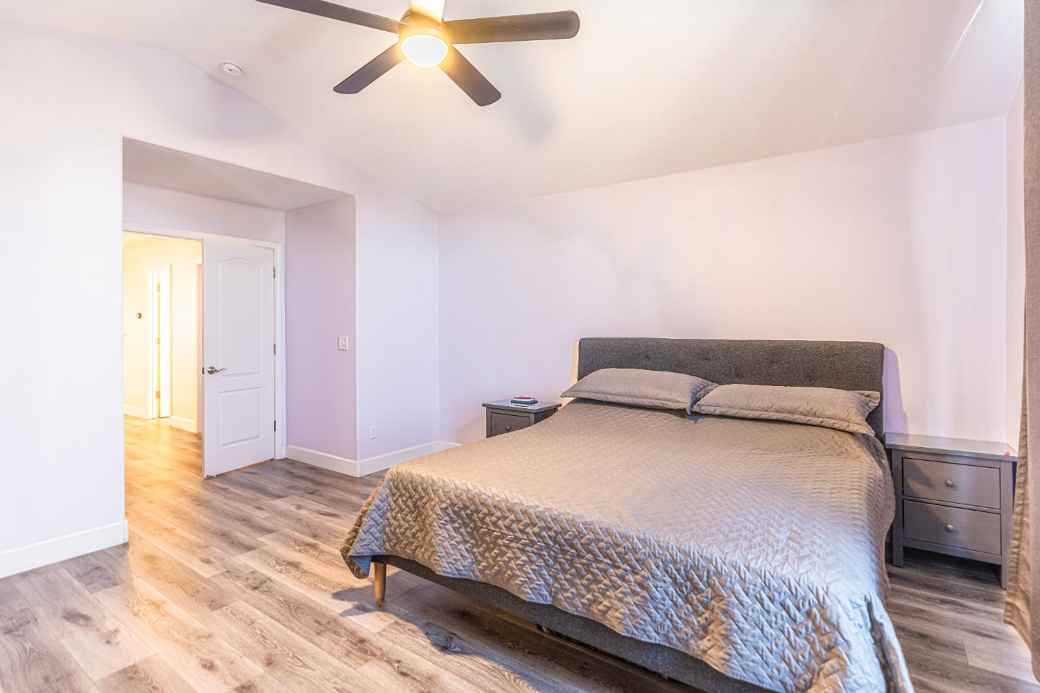 2322 E Revere Rd, Fresno, CA 93720