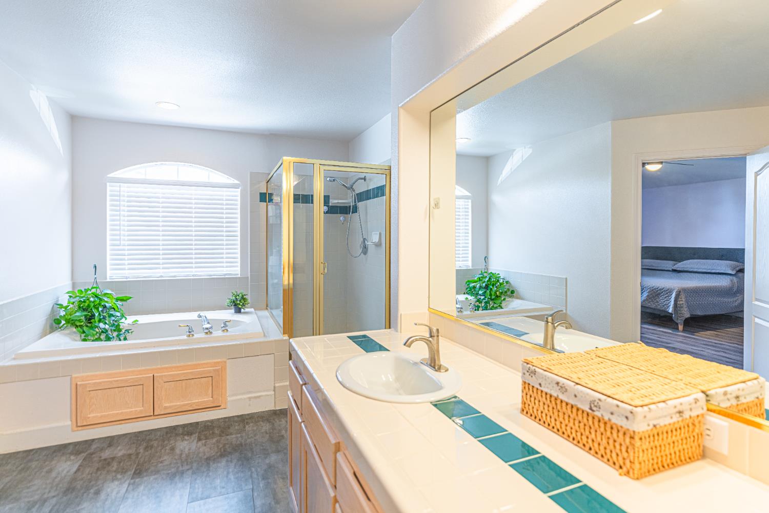 2322 E Revere Rd, Fresno, CA 93720