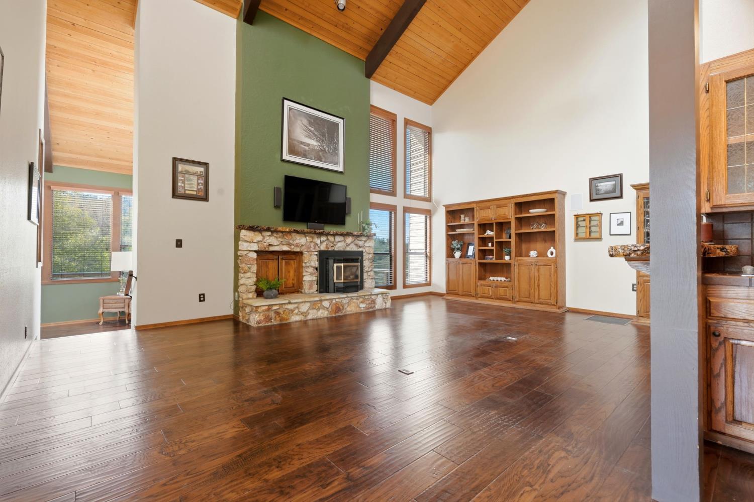 30530 Corral Dr, Coarsegold, CA 93614