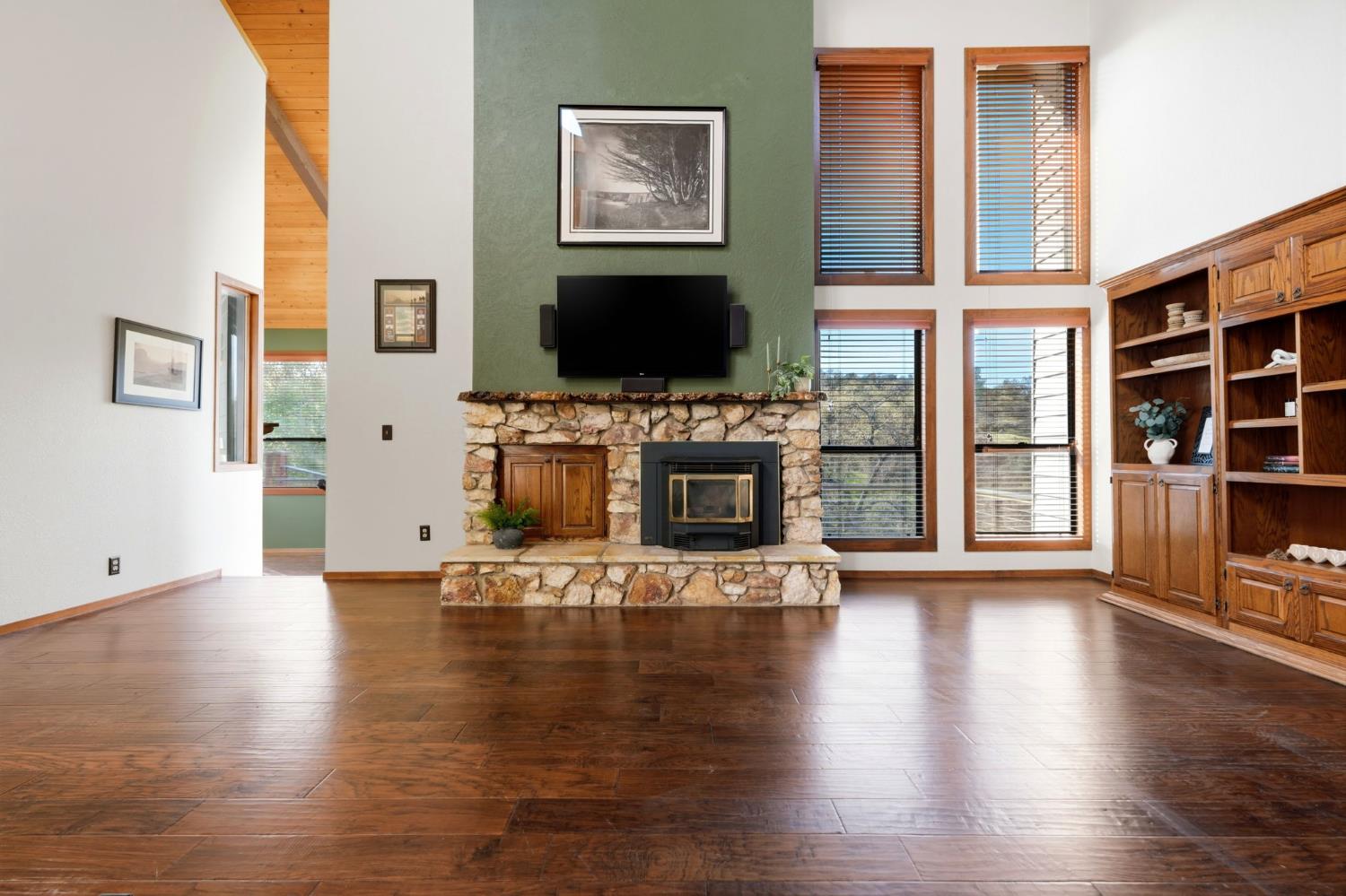 30530 Corral Dr, Coarsegold, CA 93614