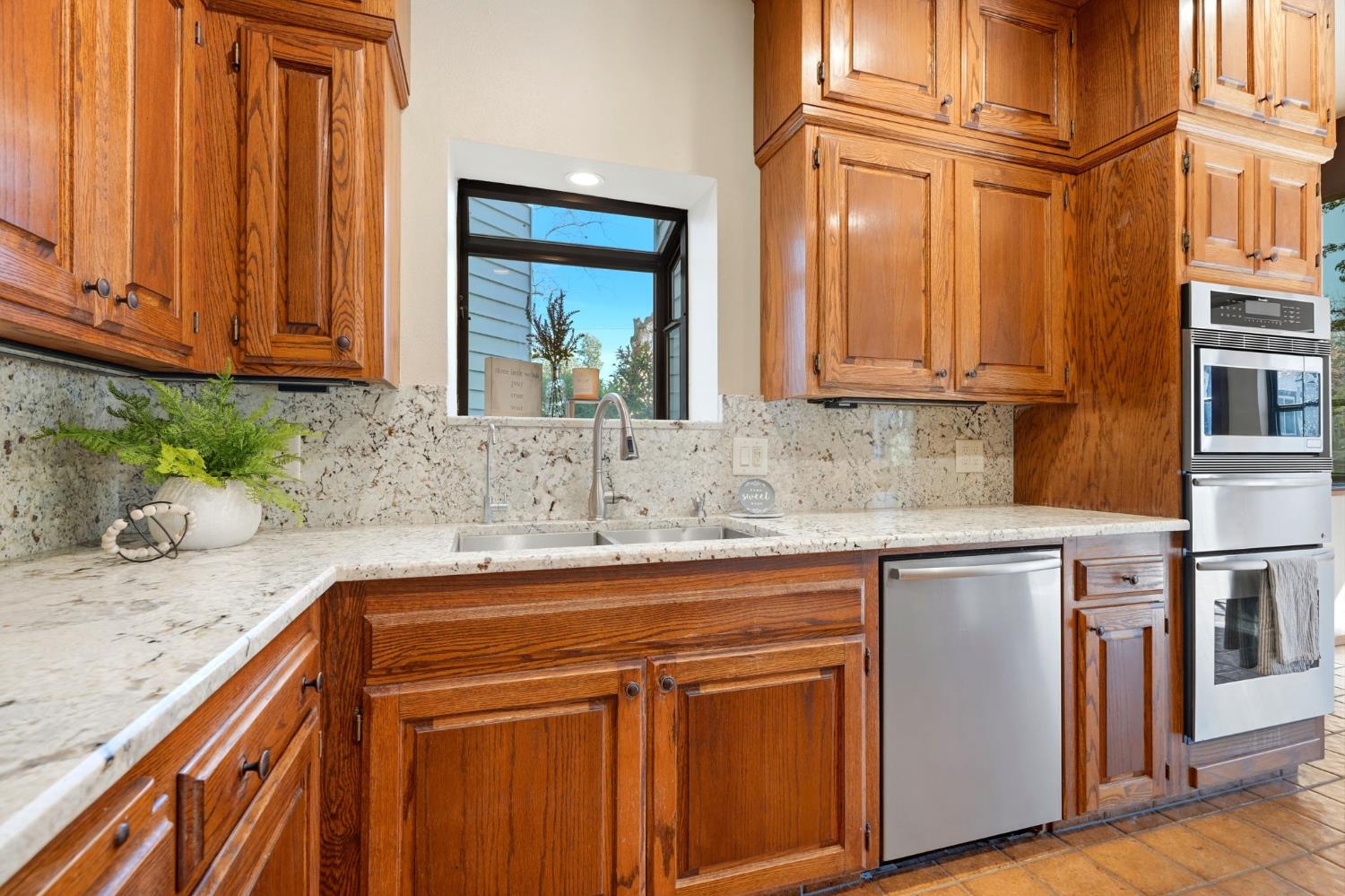 30530 Corral Dr, Coarsegold, CA 93614