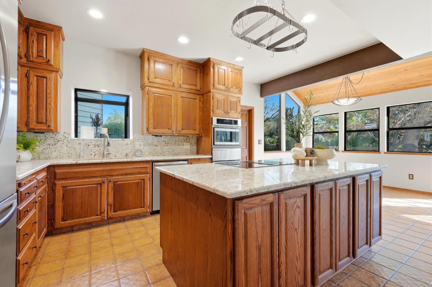 30530 Corral Dr, Coarsegold, CA 93614