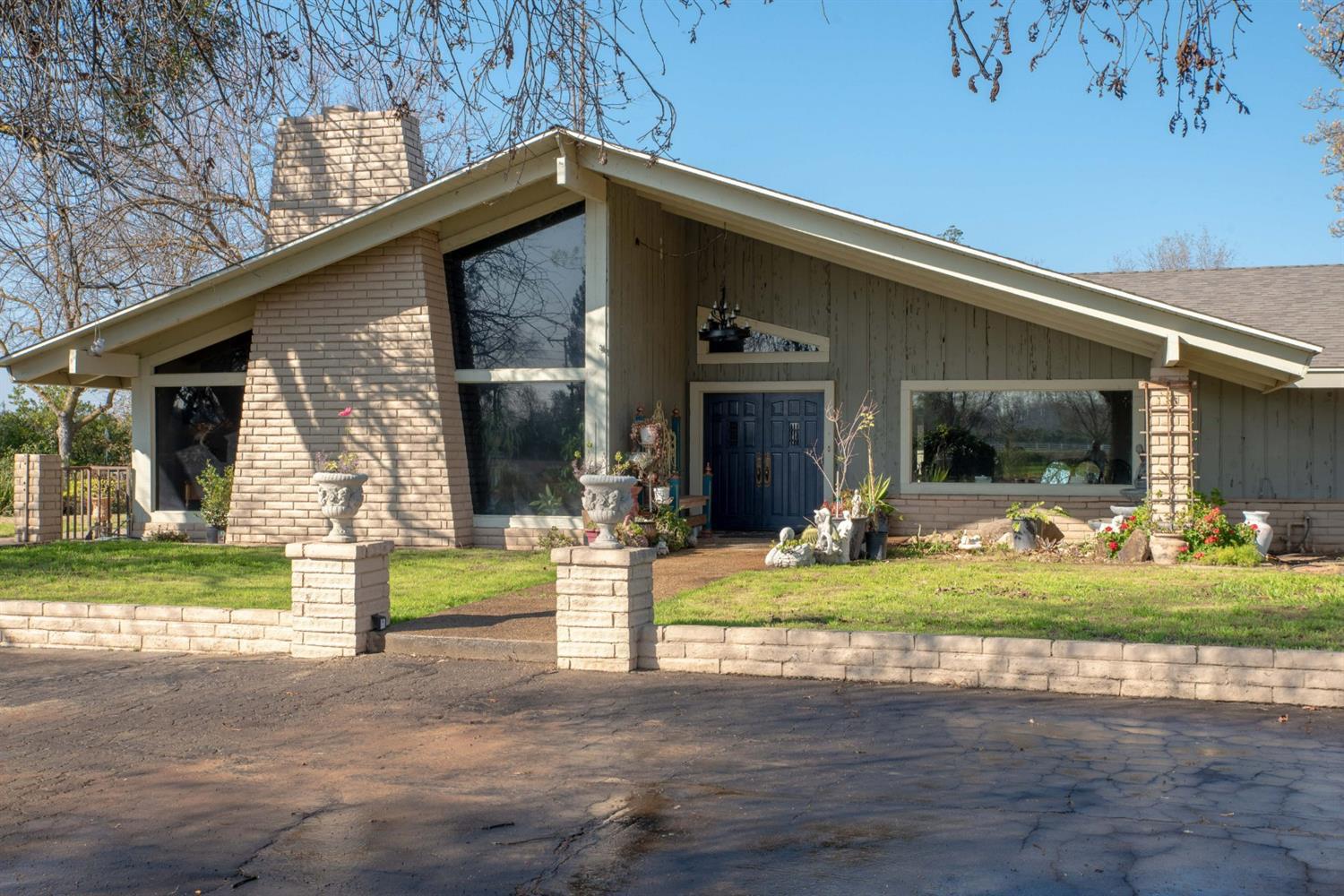 17366 E Belmont Ave, Sanger, CA 93657