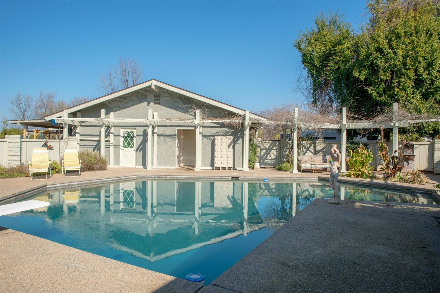 17366 E Belmont Ave, Sanger, CA 93657