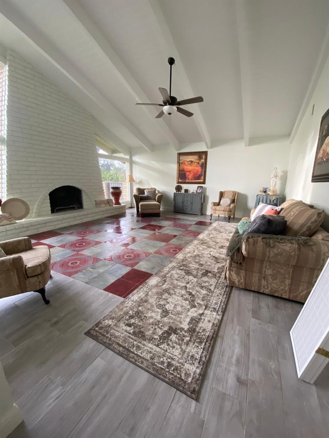 17366 E Belmont Ave, Sanger, CA 93657