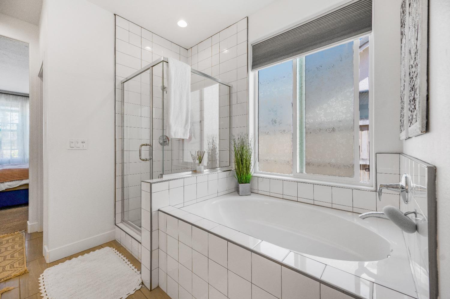 4494 Little Canyon Dr, Madera, CA 93636