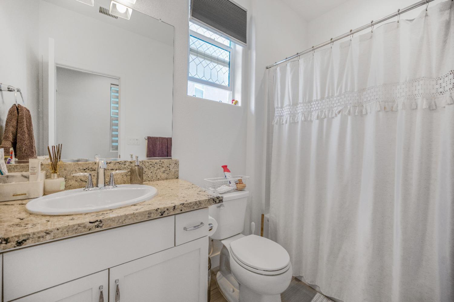 4494 Little Canyon Dr, Madera, CA 93636