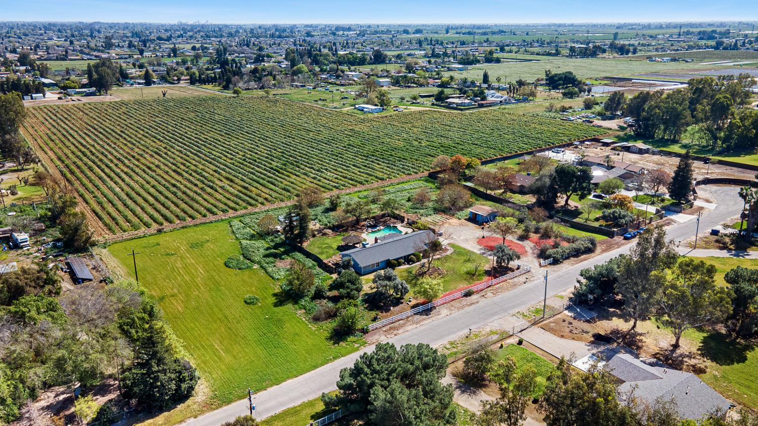 2196 N Ring Ave, Fresno, CA 93723