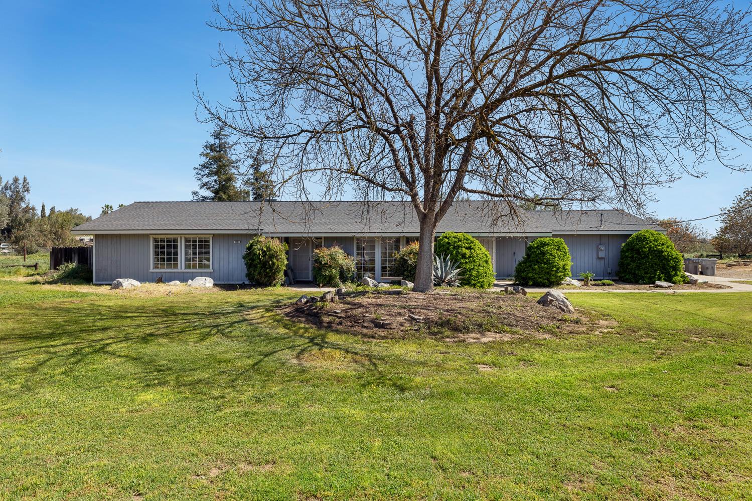 2196 N Ring Ave, Fresno, CA 93723