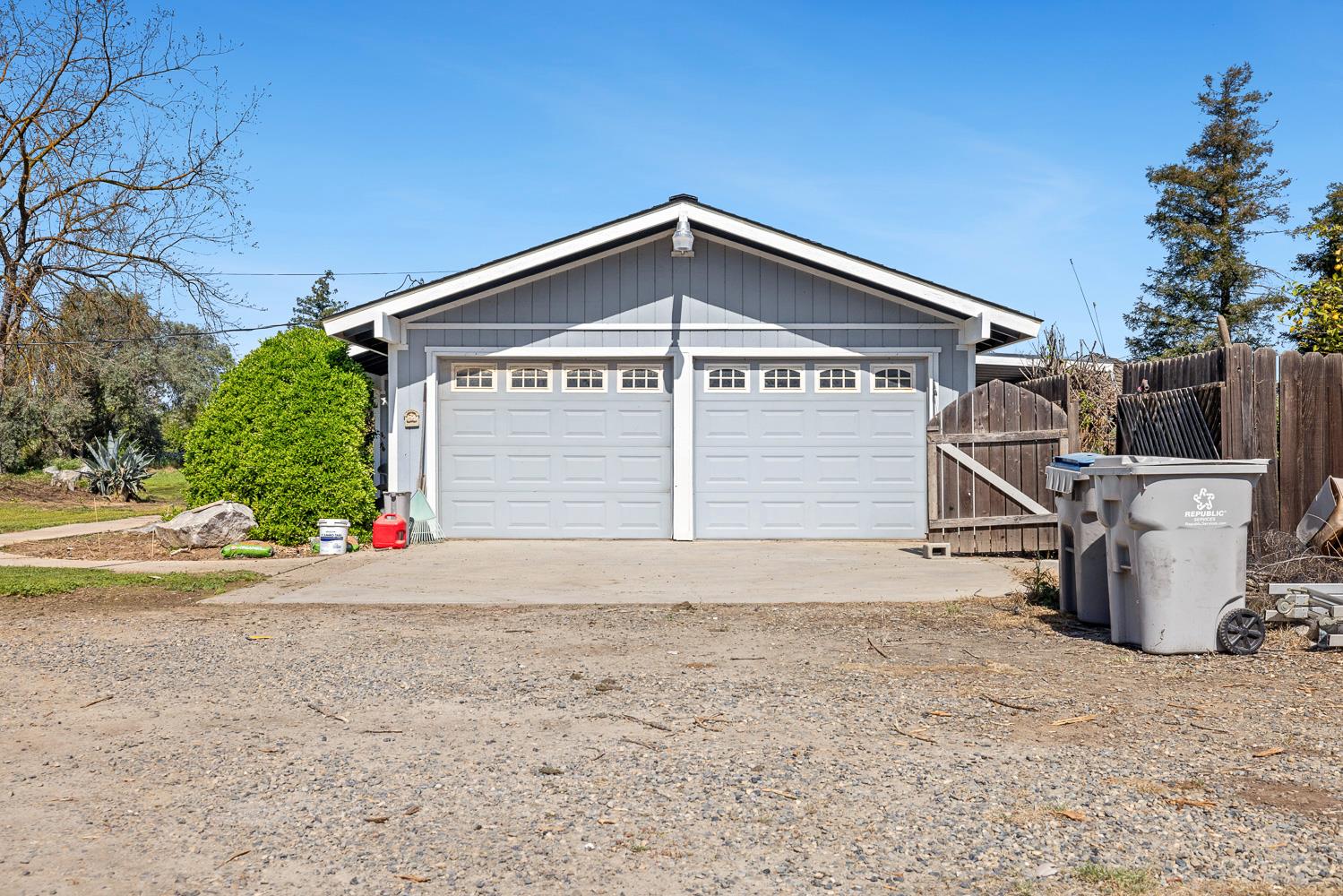 2196 N Ring Ave, Fresno, CA 93723