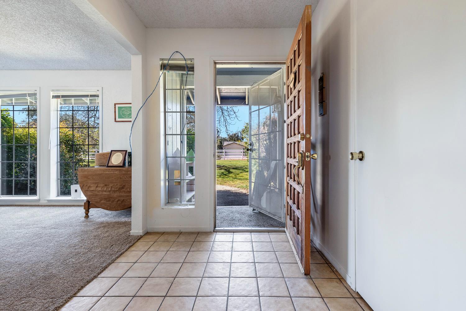 2196 N Ring Ave, Fresno, CA 93723