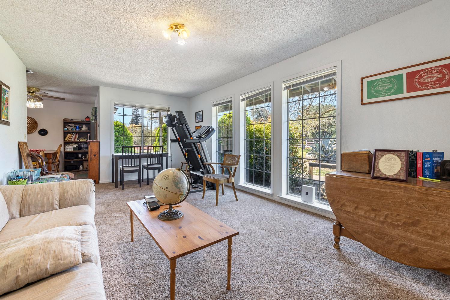 2196 N Ring Ave, Fresno, CA 93723