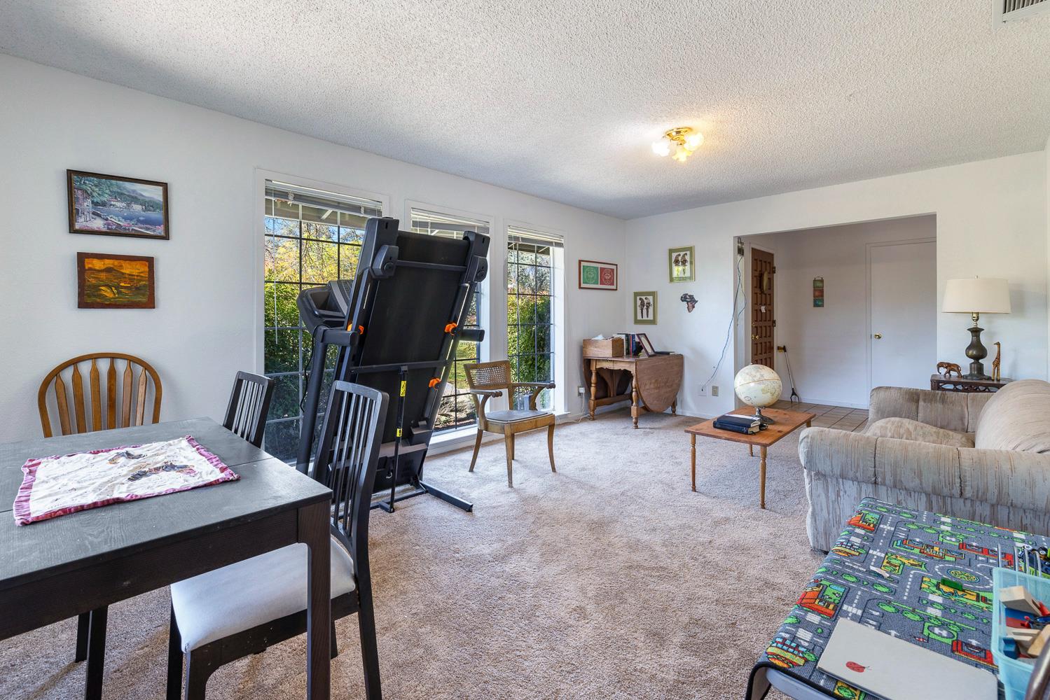 2196 N Ring Ave, Fresno, CA 93723