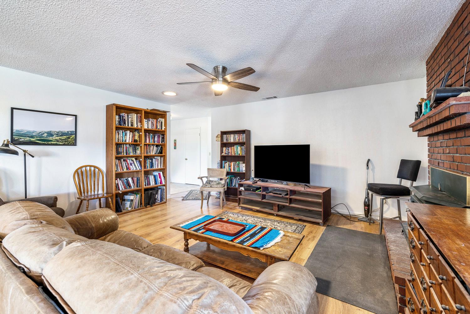 2196 N Ring Ave, Fresno, CA 93723