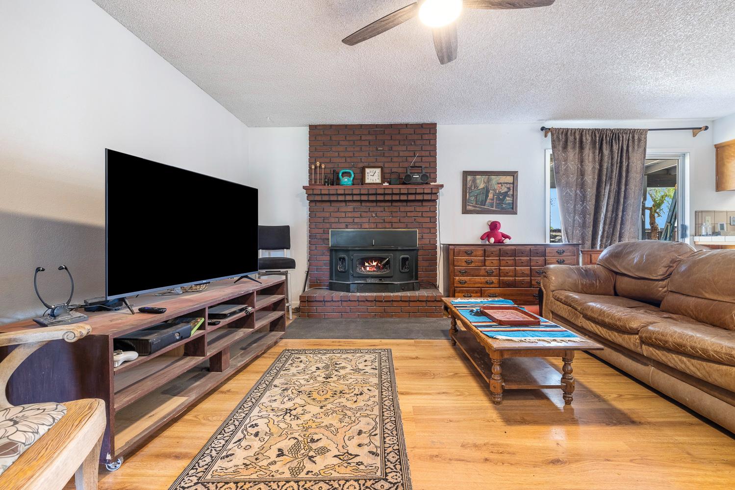 2196 N Ring Ave, Fresno, CA 93723