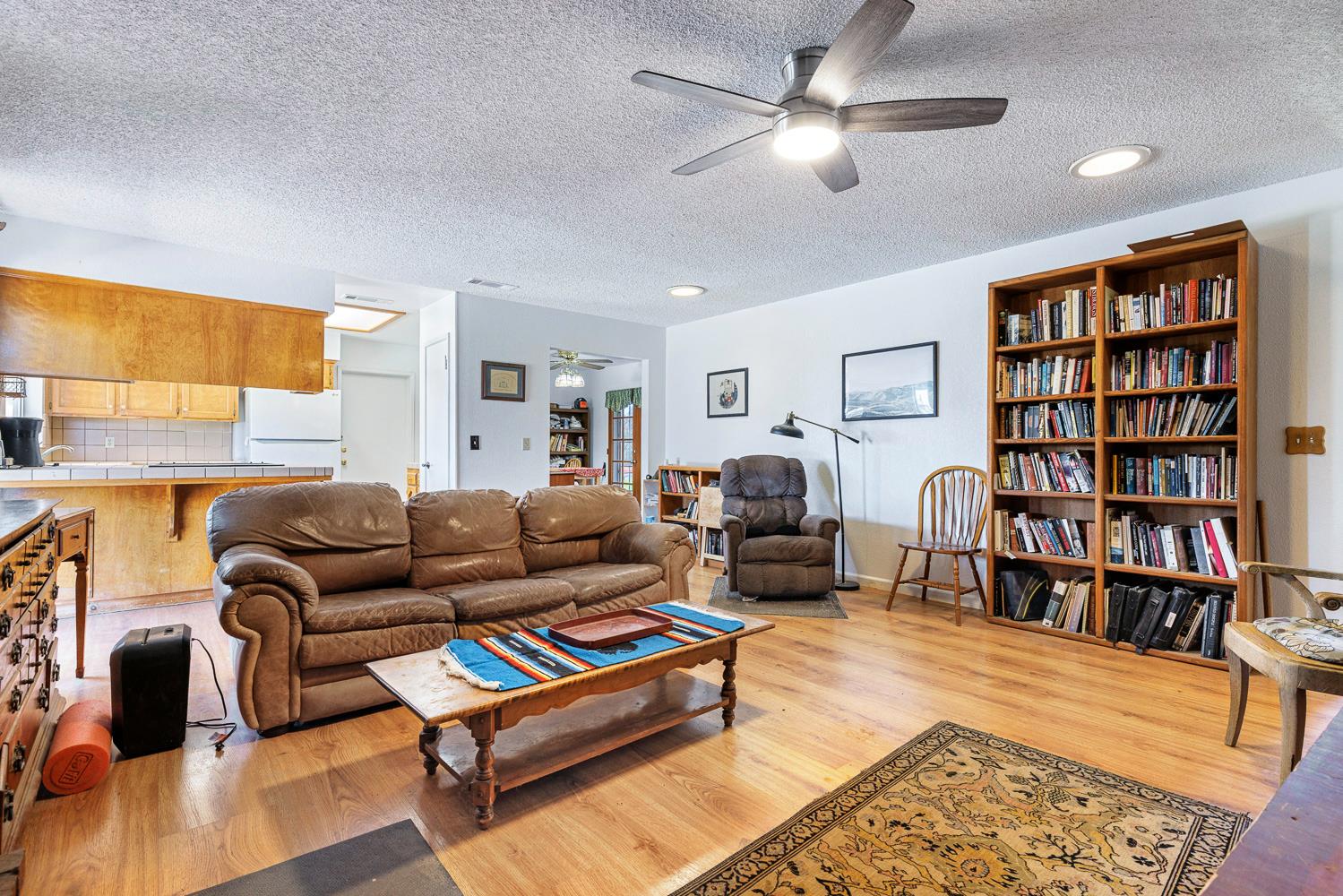 2196 N Ring Ave, Fresno, CA 93723