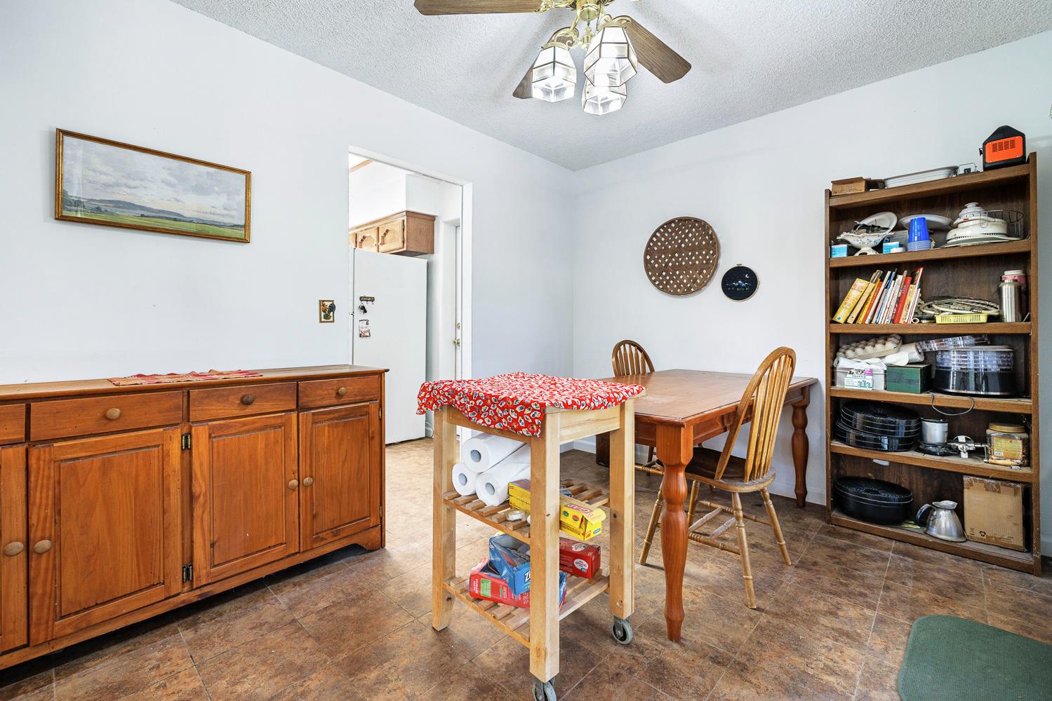 2196 N Ring Ave, Fresno, CA 93723